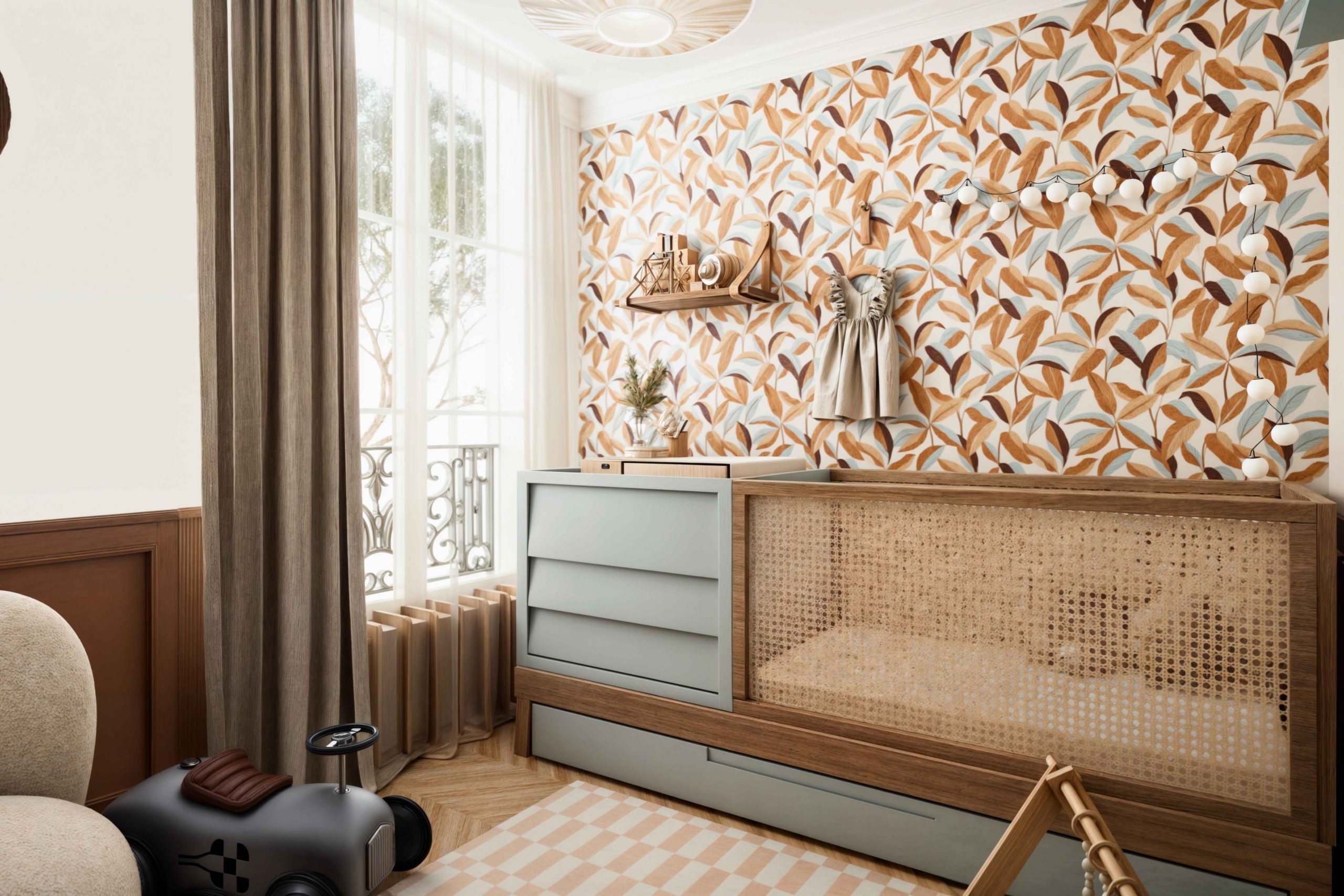 Chambre d’enfant avec papier peint végétal dans un appartement familial rénové à Paris
