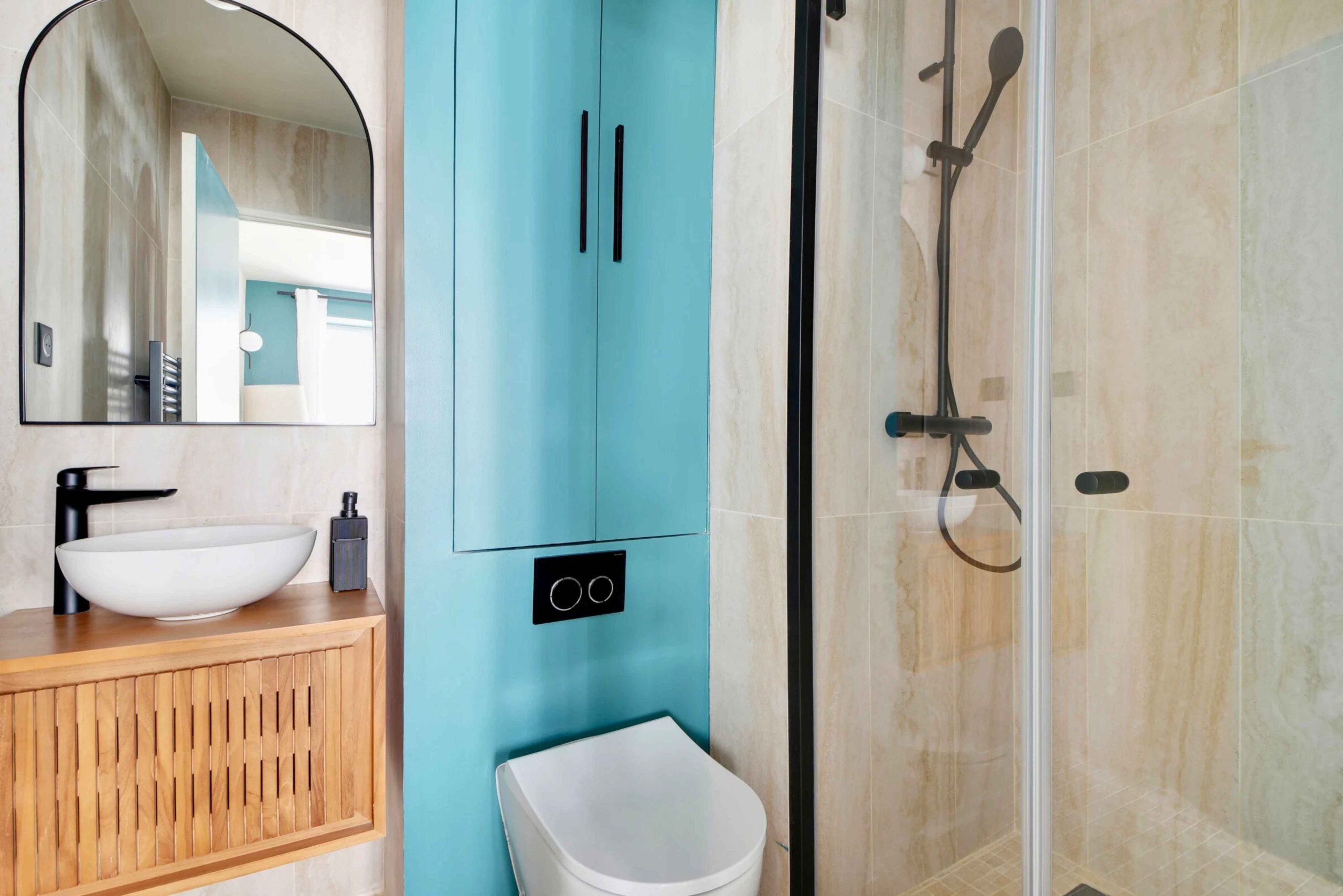 salle de bain travertin style New Antique Paris